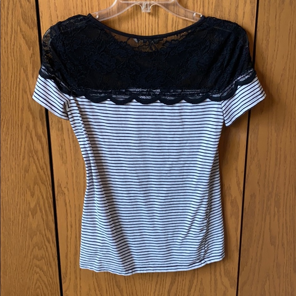 Black and white T-shirt